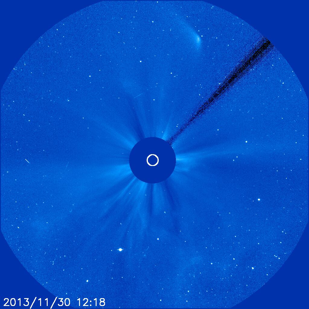 Komet Ison am 30.11.2013 um 14:18 MEZ, aufgenommen mit dem LASCO C3-Instrument der Raumsonde SOHO